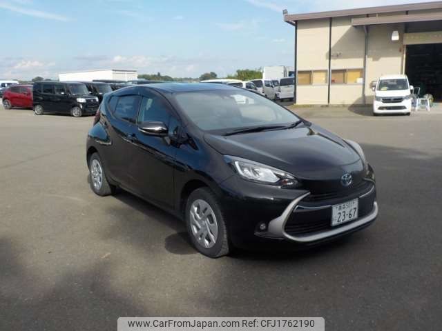 toyota aqua 2023 CFJ1762190 image 1