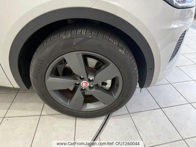 jaguar e-pace 2019 GOO_JP_965025060900207980002 image 2