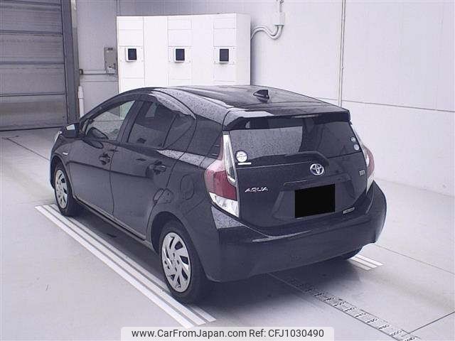 toyota aqua 2015 -TOYOTA--AQUA NHP10-6365543---TOYOTA--AQUA NHP10-6365543- image 2