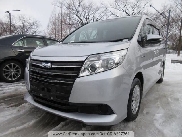 toyota noah 2014 GOO_JP_700120051630230128001 image 1