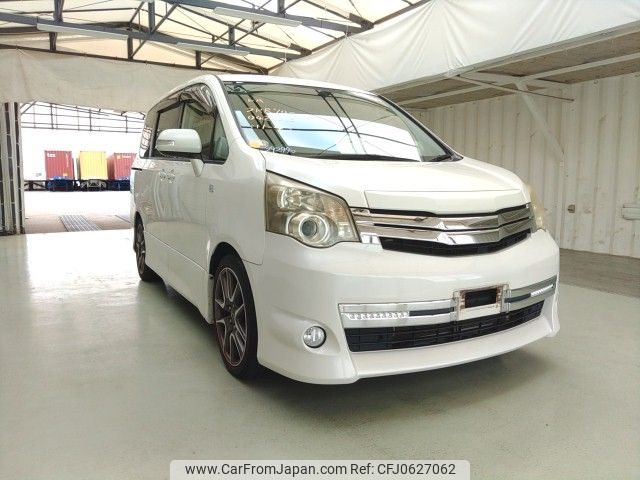 toyota noah 2011 ENHANCEAUTO_1_ea292990 image 1