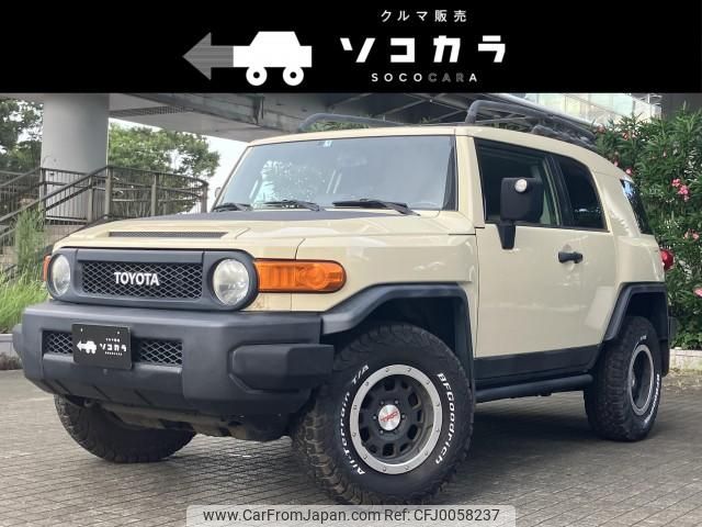 toyota fj-cruiser 2011 quick_quick_-GSJ15W-_JTEBU4BF3AK080255 image 1