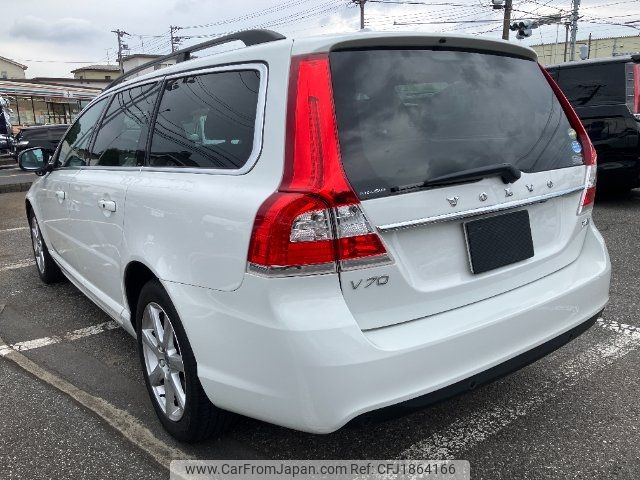 volvo v70 2017 CFJ1864166 image 2