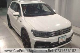 volkswagen tiguan 2018 CFJ1686152