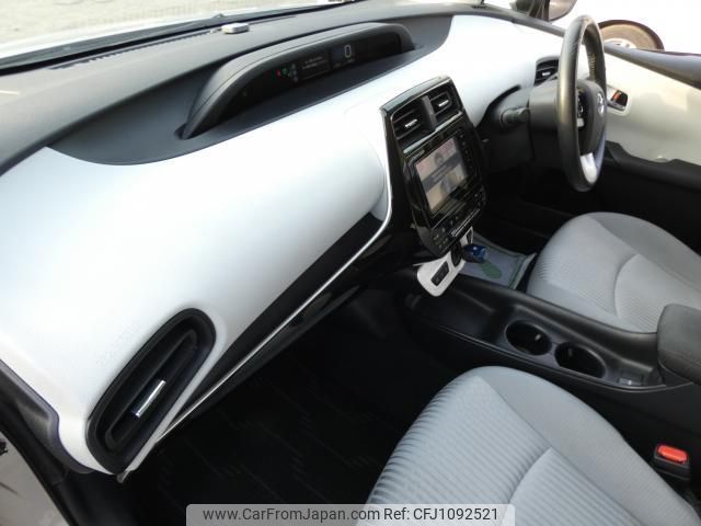 toyota prius 2016 quick_quick_DAA-ZVW55_ZVW55-8010607 image 2