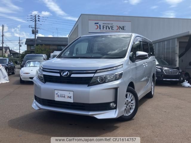 toyota voxy 2014 CFJ1614757 image 1