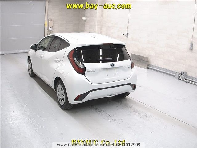 toyota aqua 2023 -TOYOTA--AQUA MXPK11-2135167---TOYOTA--AQUA MXPK11-2135167- image 2