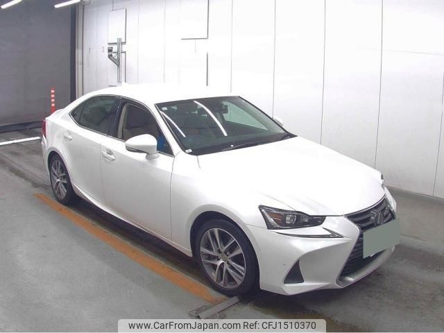 lexus is 2017 CFJ1510370 image 1