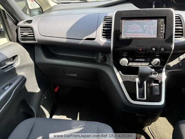 nissan serena 2017 NIKYO_KK79843 image 2