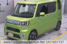 toyota pixis-mega 2017 CFJ1851737