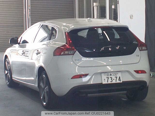 volvo v40 2014 -VOLVO 【沼津 330ｻ7374】--Volvo V40 MB4164T--E2122305---VOLVO 【沼津 330ｻ7374】--Volvo V40 MB4164T--E2122305- image 2