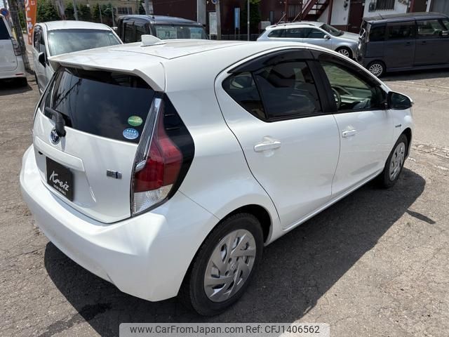 toyota aqua 2016 CFJ1406562 image 2
