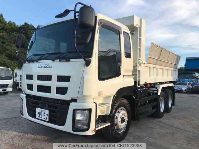 isuzu giga 2013 CFJ1523958 image 2
