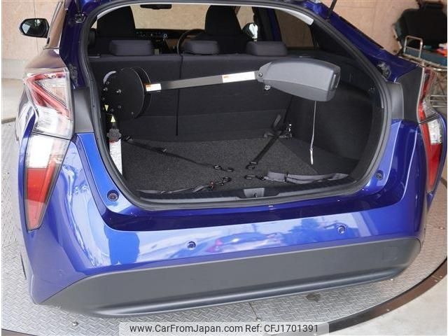 toyota prius 2017 CFJ1701391 image 2