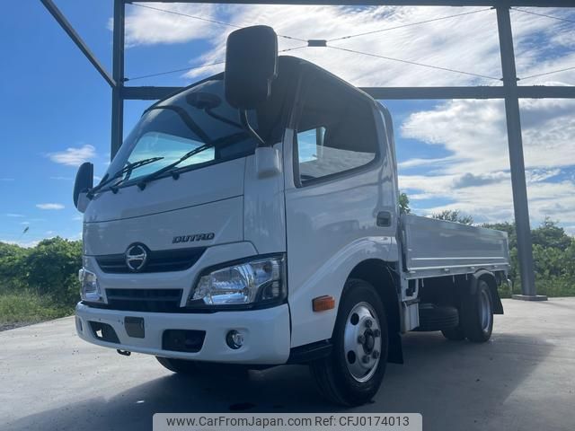 hino dutro 2018 GOO_NET_EXCHANGE_0401987A30240904W002 image 1