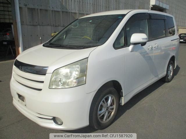 toyota noah 2010 CFJ1587920 image 1