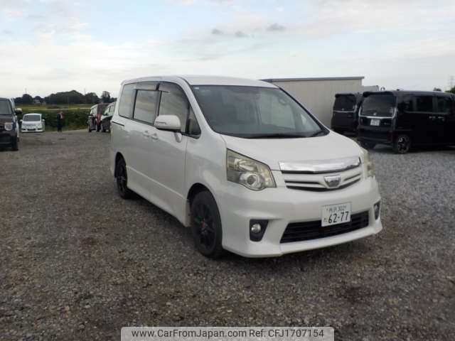 toyota noah 2013 CFJ1707154 image 1
