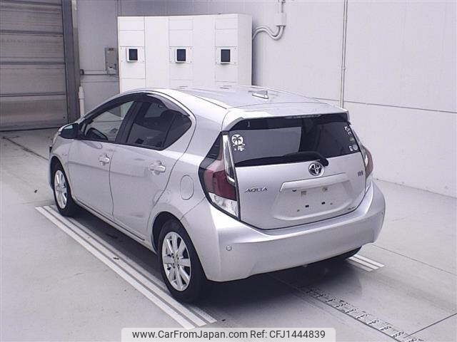 toyota aqua 2017 -TOYOTA--AQUA NHP10-6578702---TOYOTA--AQUA NHP10-6578702- image 2