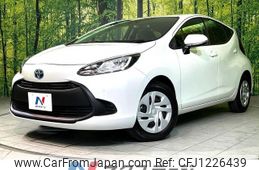 toyota aqua 2022 -TOYOTA--AQUA 6AA-MXPK11--MXPK11-2070829---TOYOTA--AQUA 6AA-MXPK11--MXPK11-2070829-
