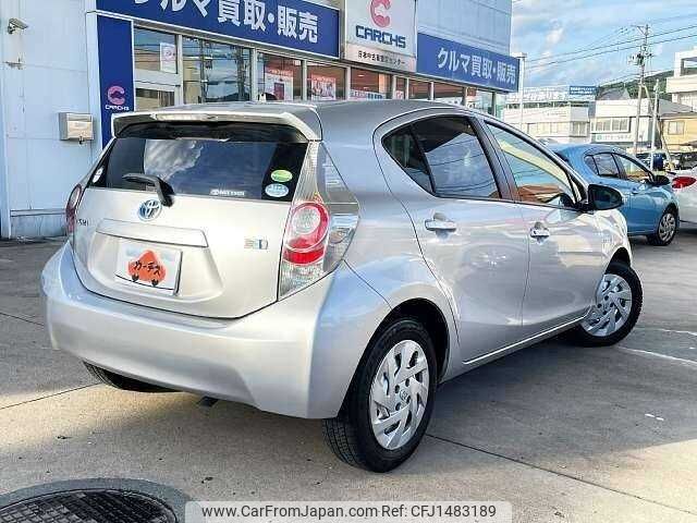 toyota aqua 2014 CFJ1483189 image 2