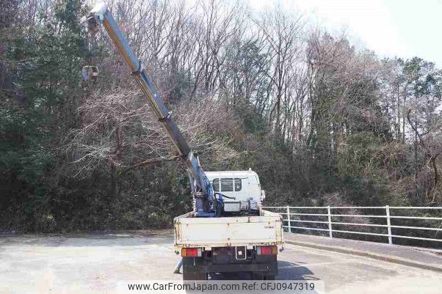 isuzu elf-truck 2004 CFJ0947319 image 2