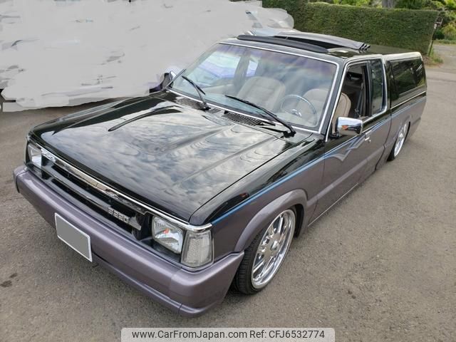 mazda b2200 1987 CFJ6532774 image 2