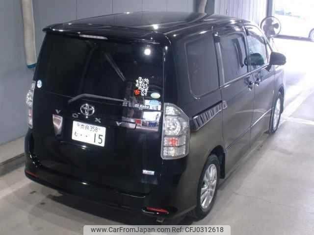 toyota voxy 2010 TE1796 image 1