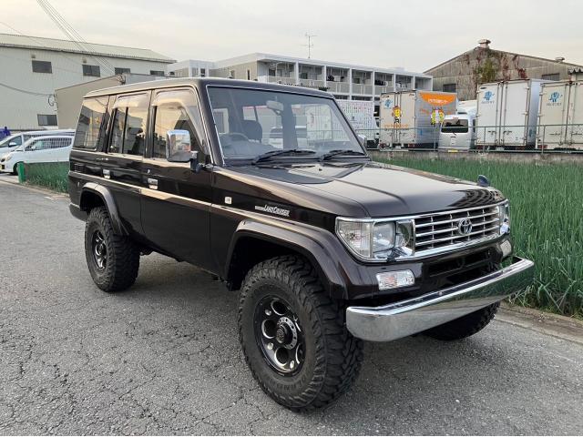 car_52cdb45d-3a27-4b3c-8572-