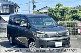 toyota voxy 2012 CFJ1626921