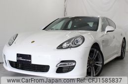 porsche panamera 2011 CFJ1585837