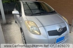 toyota vitz 2005 CFJ1826070
