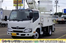 hino dutro 2017 GOO_NET_EXCHANGE_0206393A30240917W003