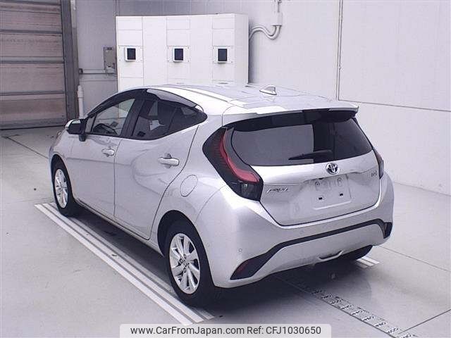 toyota aqua 2021 CFJ1030650 image 2