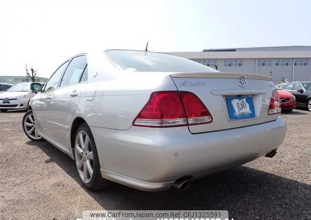 toyota crown 2004 646828-N2025040236F-24 image 2