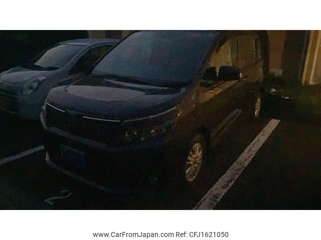 toyota voxy 2014 CFJ1621050 image 1