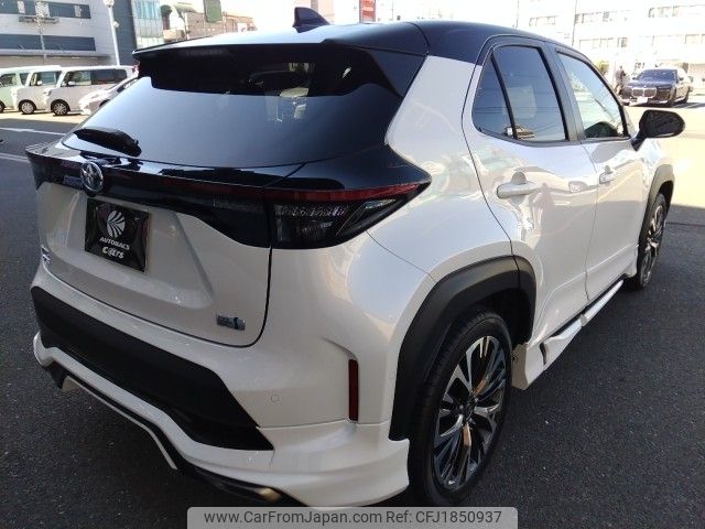toyota yaris-cross 2022 CFJ1850937 image 2
