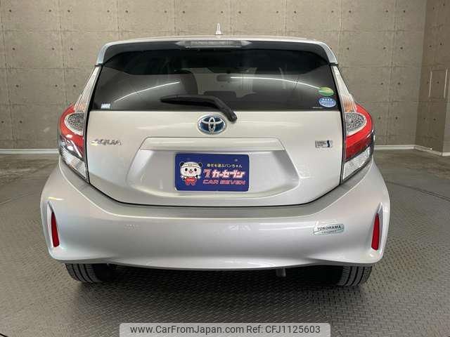 toyota aqua 2018 -TOYOTA--AQUA NHP10--6711120---TOYOTA--AQUA NHP10--6711120- image 2