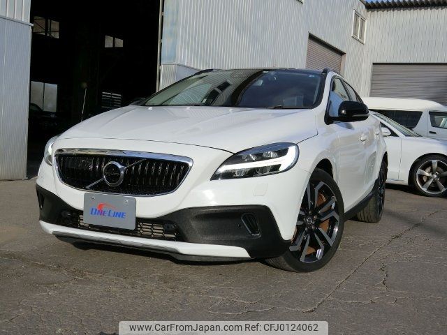 volvo v40 2017 -VOLVO--Volvo V40 MB420XC--J2138764---VOLVO--Volvo V40 MB420XC--J2138764- image 1