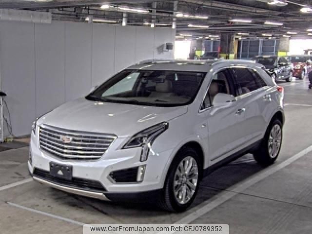 cadillac xt5-crossover 2018 quick_quick_ABA-C1UL_1GYFN9RS8JZ215184 image 1