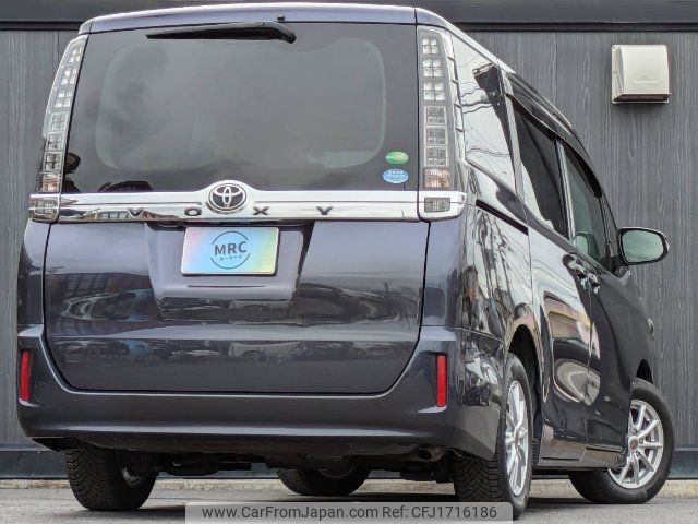 toyota voxy 2014 CFJ1716186 image 2