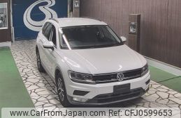 volkswagen tiguan 2017 -VOLKSWAGEN--VW Tiguan 5NCZE-WVGZZZ5NZHW869934---VOLKSWAGEN--VW Tiguan 5NCZE-WVGZZZ5NZHW869934-