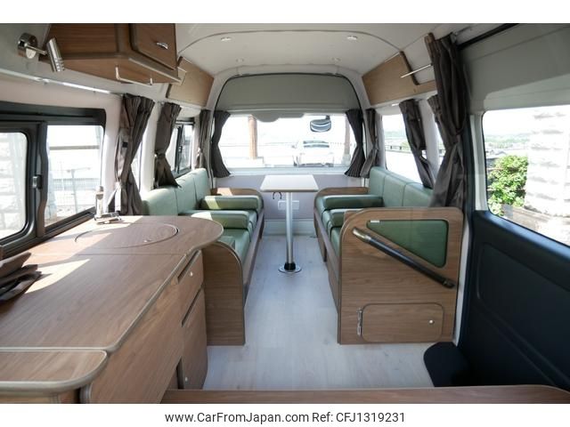 toyota hiace-van 2021 GOO_JP_700070921030250621001 image 2