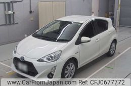 toyota aqua 2015 -TOYOTA 【名古屋 550は1017】--AQUA NHP10-6395484---TOYOTA 【名古屋 550は1017】--AQUA NHP10-6395484-