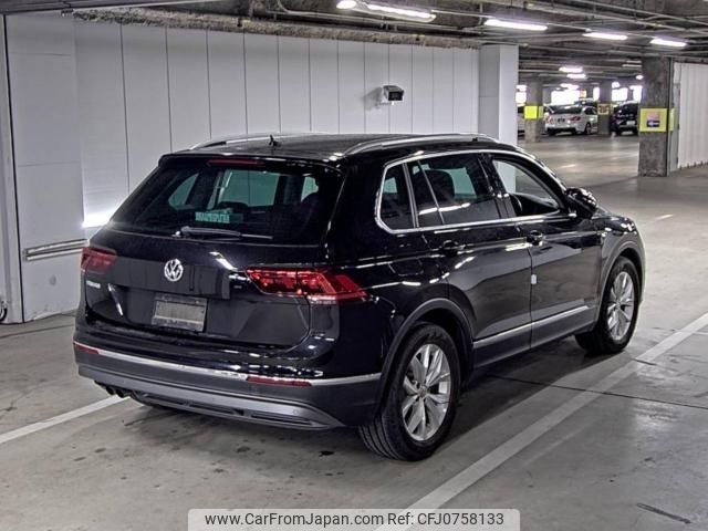 volkswagen tiguan 2018 -VOLKSWAGEN--VW Tiguan WVGZZZ5NZJW926924---VOLKSWAGEN--VW Tiguan WVGZZZ5NZJW926924- image 2