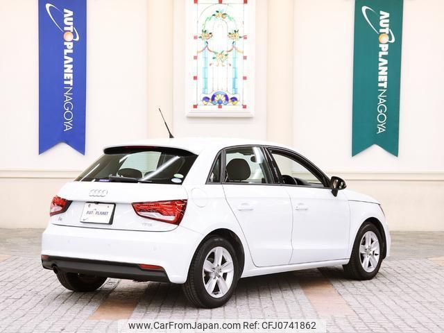 audi a1-sportback 2017 quick_quick_8XCHZ_WAUZZZ8X9HB102039 image 2