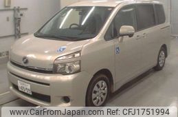 toyota voxy 2011 CFJ1751994