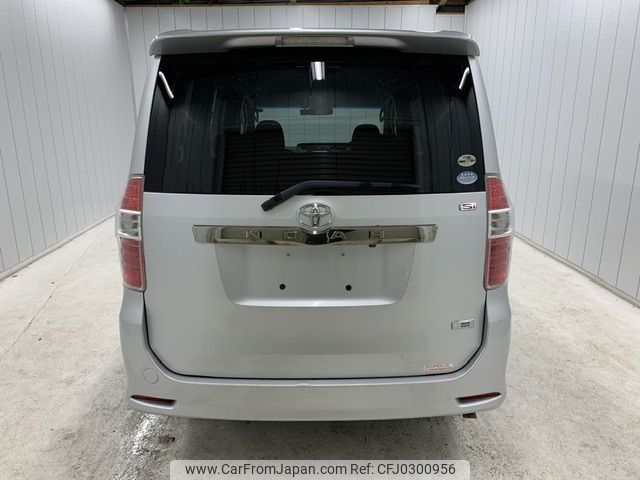 toyota noah 2007 NIKYO_CJ88383 image 1