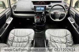 toyota voxy 2012 504928-929578