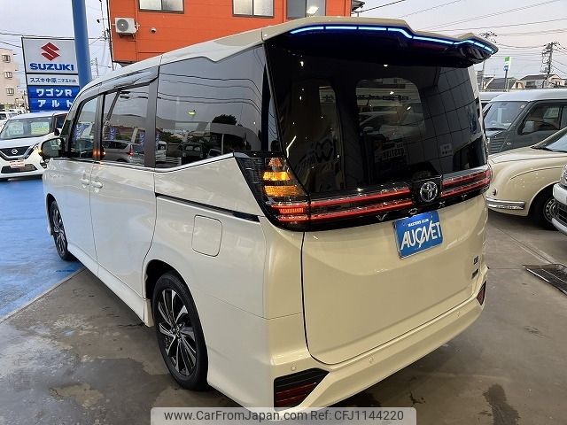 toyota voxy 2022 -TOYOTA--Voxy 6AA-ZWR90W--ZWR90-0011005---TOYOTA--Voxy 6AA-ZWR90W--ZWR90-0011005- image 2