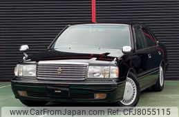 toyota-crown-1996-7728-car_542c5786-1704-44cf-af3e-1fd67c2e3246